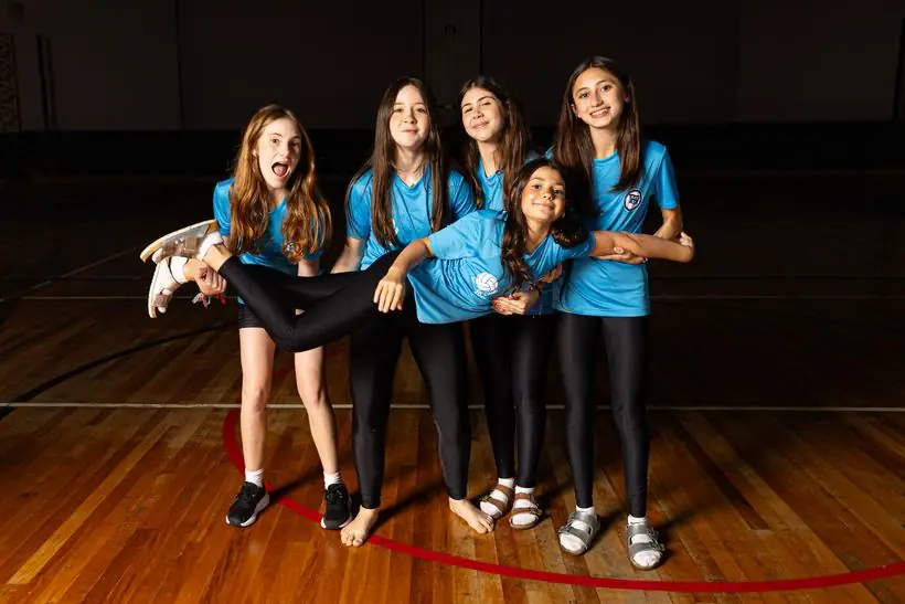 time de vôlei — ensaio fotográfico de equipe esportiva em quadra
