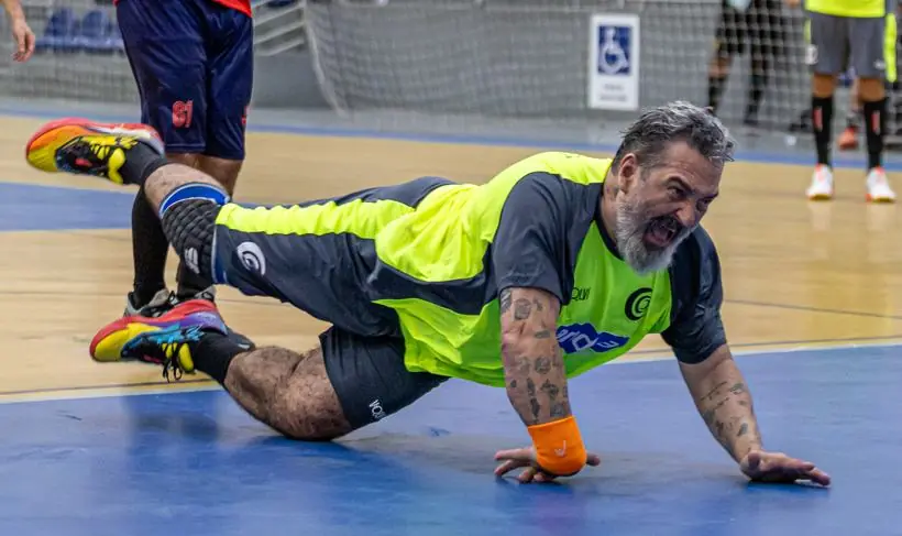 Lance de chão de quadra em partida esportiva fotografado por Alex Capitão