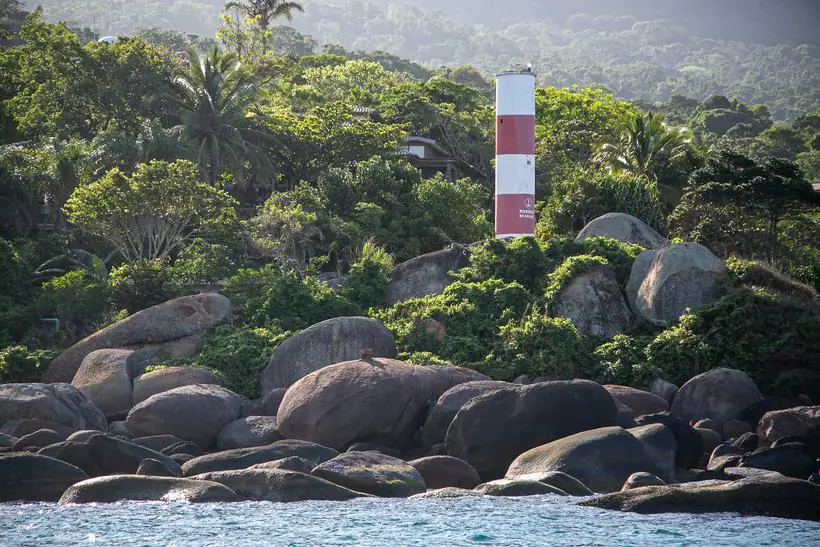 costão e farol — fotografia de natureza e vida selvagem