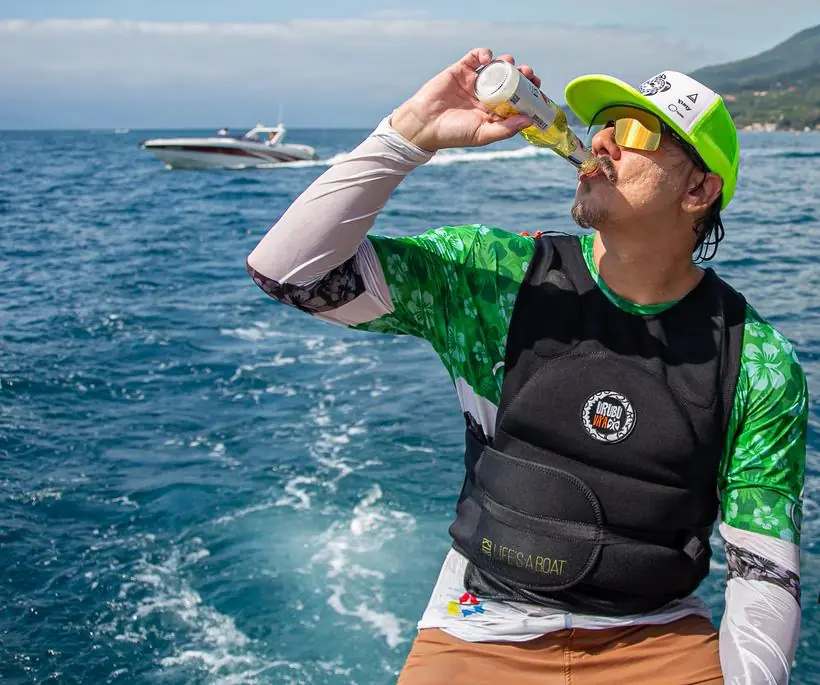 pausa no mar — cobertura de esporte náutico e canoa havaiana